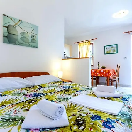 Apartment Villa Baska